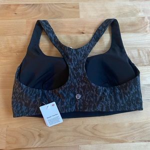 Lululemon Wunder Train Bra Medium Support C/D Cup Size 10
